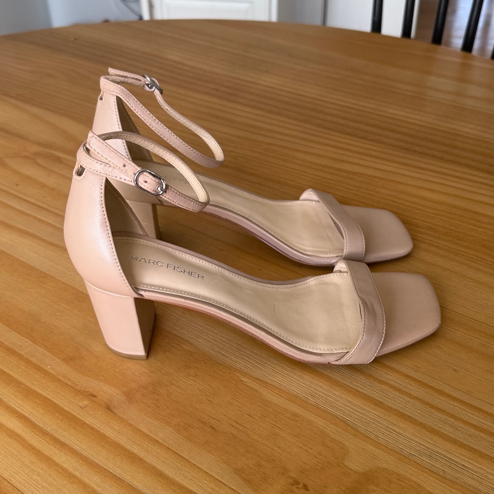 Marc Fisher Jaron Block Heel in Light Natural Leather - Picture 5 of 11